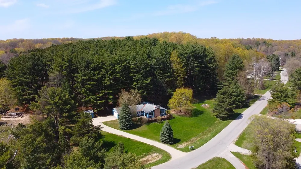 11892 Cabin Lane Milton Township, MI 49676