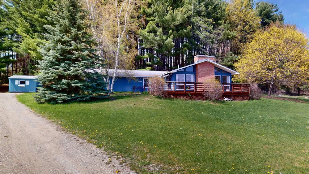 11892 Cabin Lane Milton Township, MI 49676