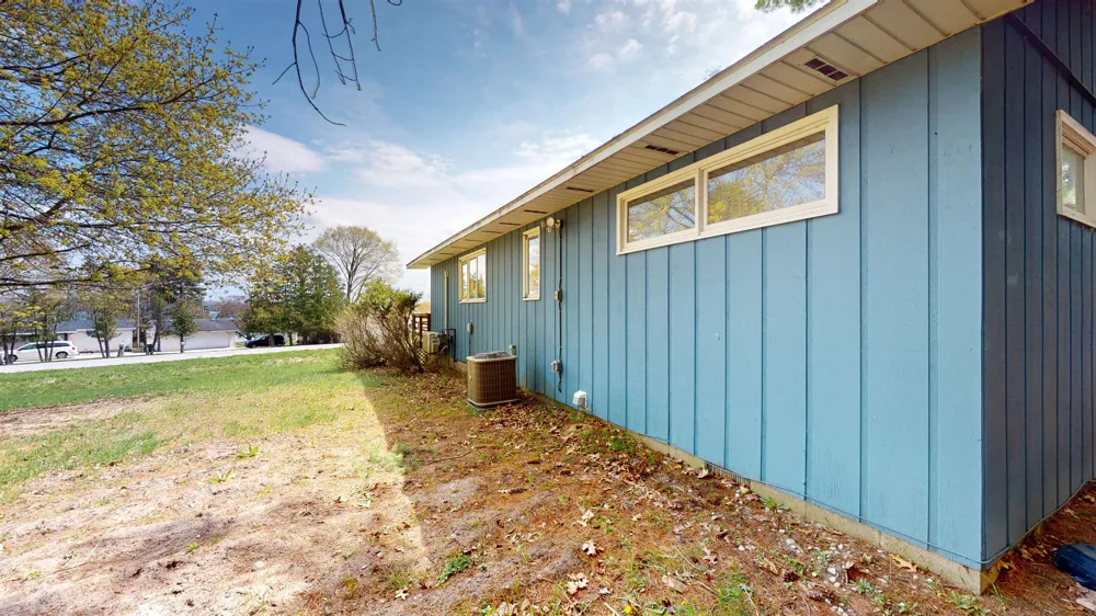 11892 Cabin Lane Milton Township, MI 49676