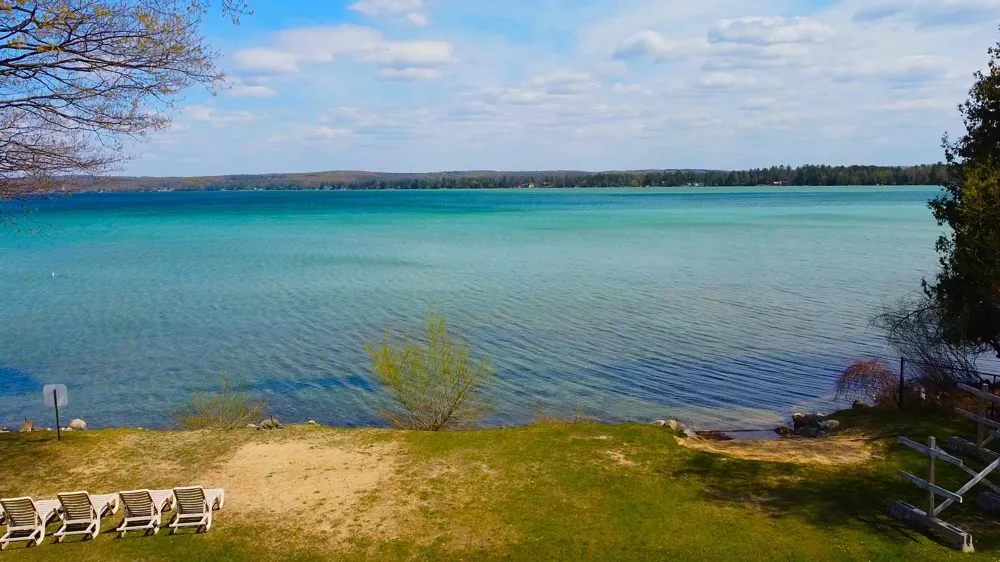 11892 Cabin Lane Milton Township, MI 49676