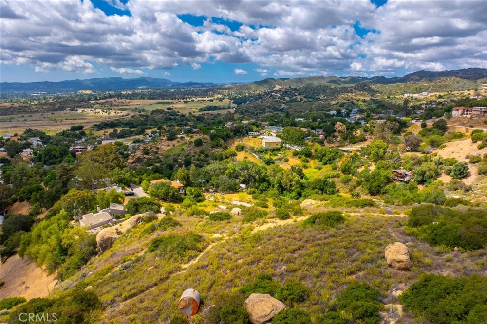 200 AMIGO ROAD Chatsworth, CA 91311