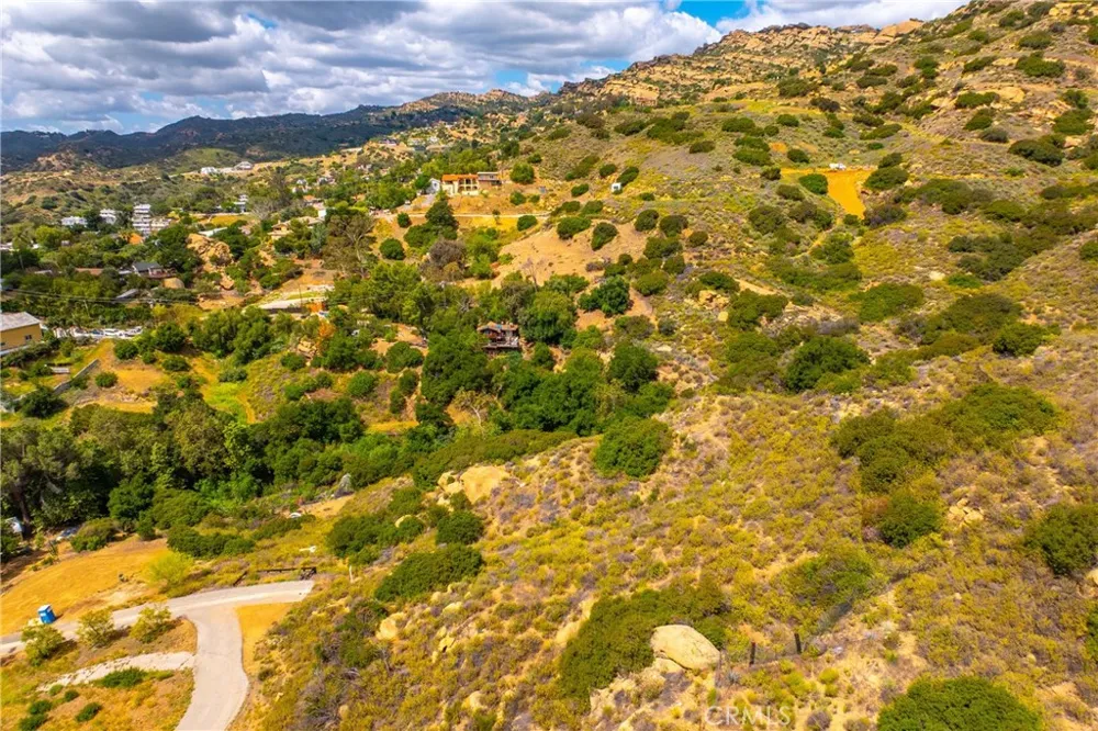 200 AMIGO ROAD Chatsworth, CA 91311
