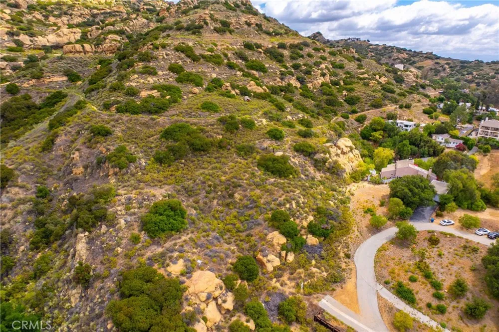 200 AMIGO ROAD Chatsworth, CA 91311
