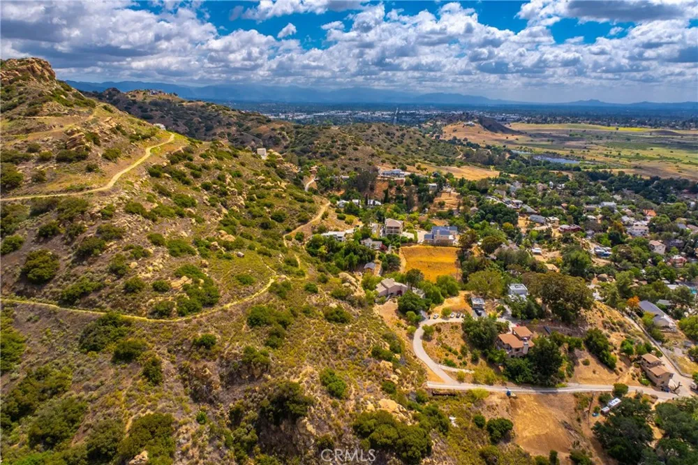 200 AMIGO ROAD Chatsworth, CA 91311