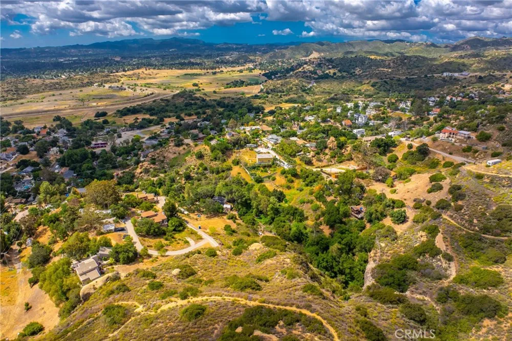 200 AMIGO ROAD Chatsworth, CA 91311