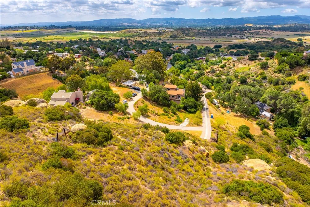 200 AMIGO ROAD Chatsworth, CA 91311