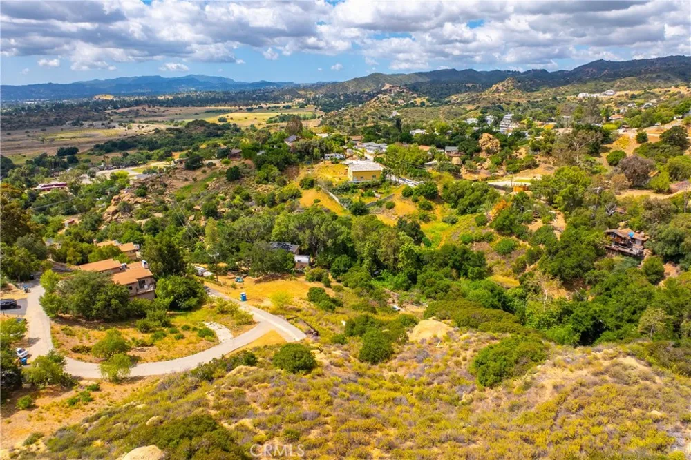200 AMIGO ROAD Chatsworth, CA 91311