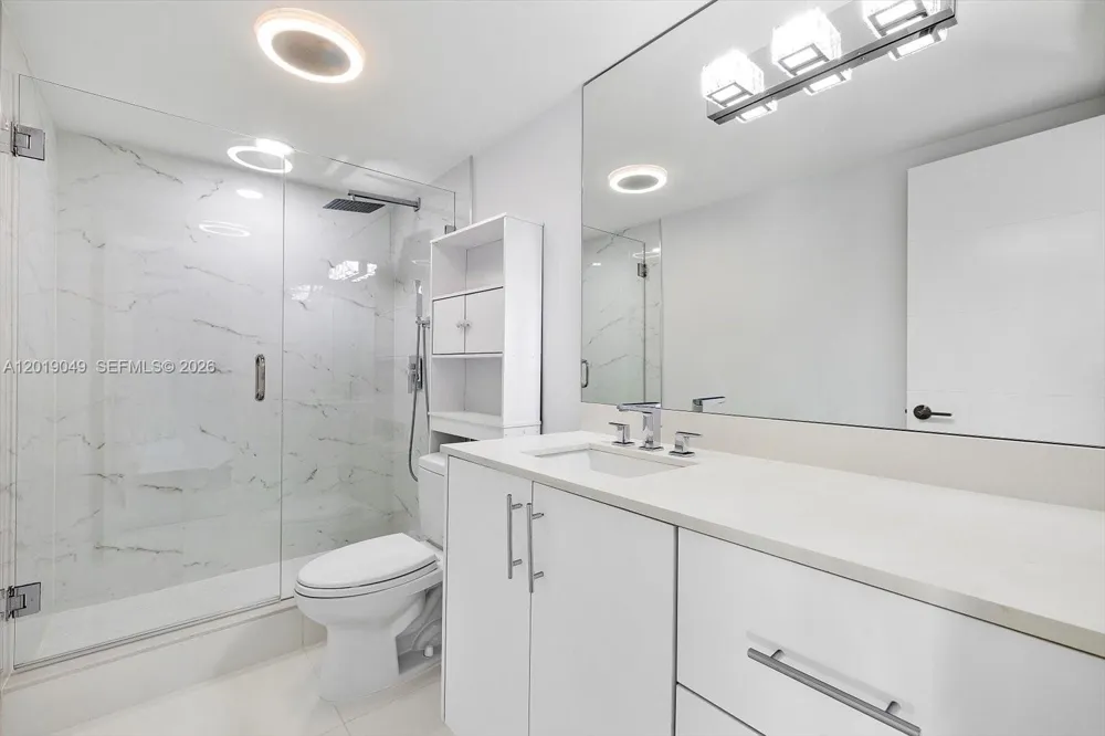 16449 NE 26th Ave #16 North Miami Beach, FL 33160