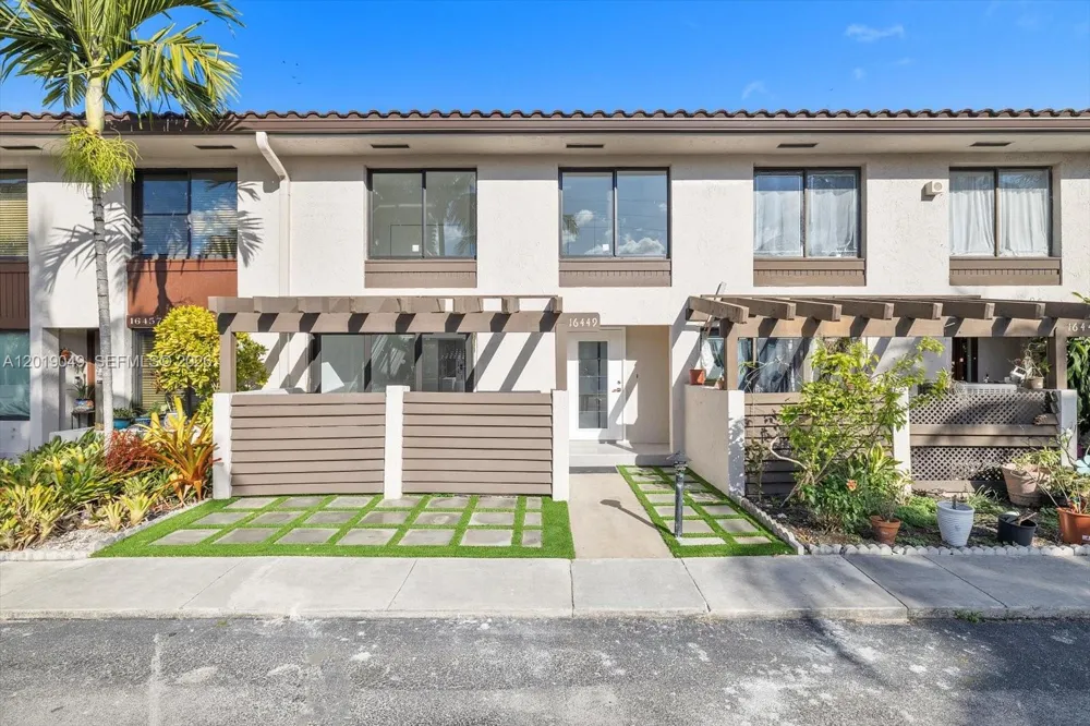 16449 NE 26th Ave #16 North Miami Beach, FL 33160