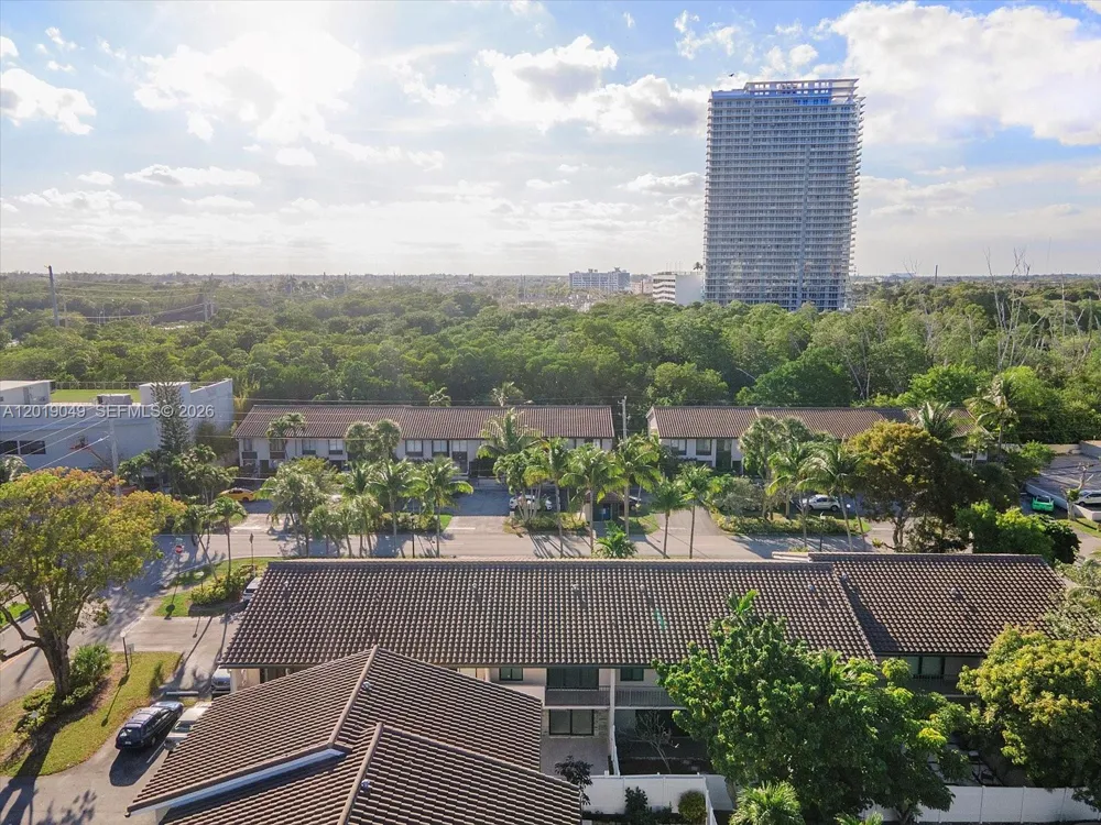 16449 NE 26th Ave #16 North Miami Beach, FL 33160
