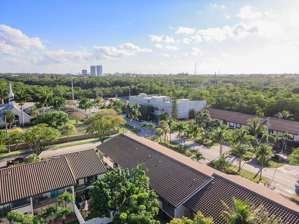 16449 NE 26th Ave #16 North Miami Beach, FL 33160