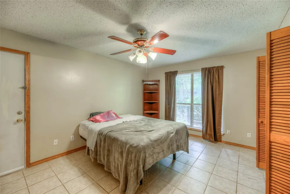 647 Moose Drive Onalaska, TX 77360