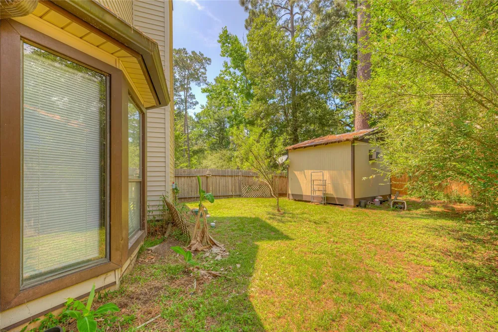 647 Moose Drive Onalaska, TX 77360