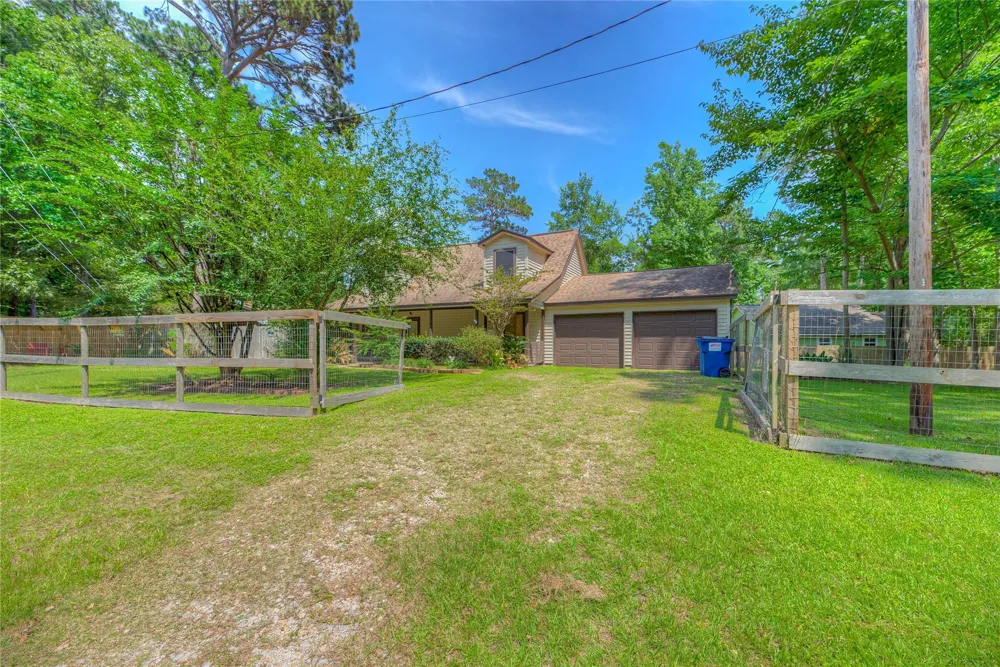 647 Moose Drive Onalaska, TX 77360