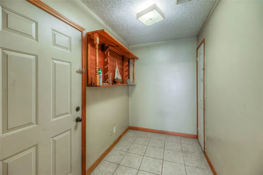 647 Moose Drive Onalaska, TX 77360