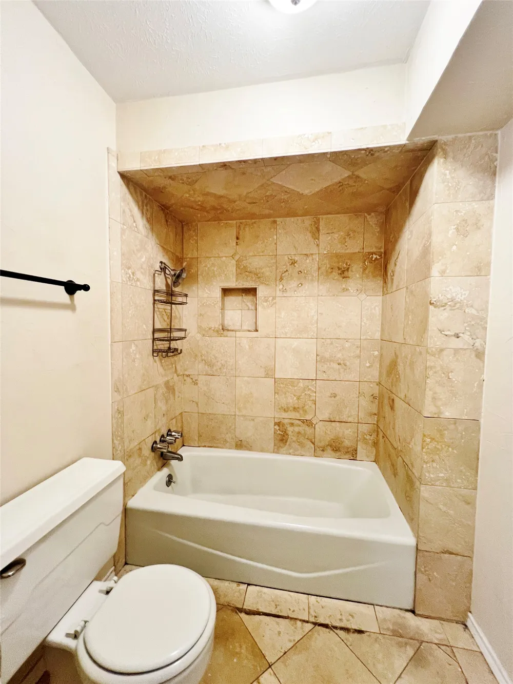 221 Connie Drive DeSoto, TX 75115