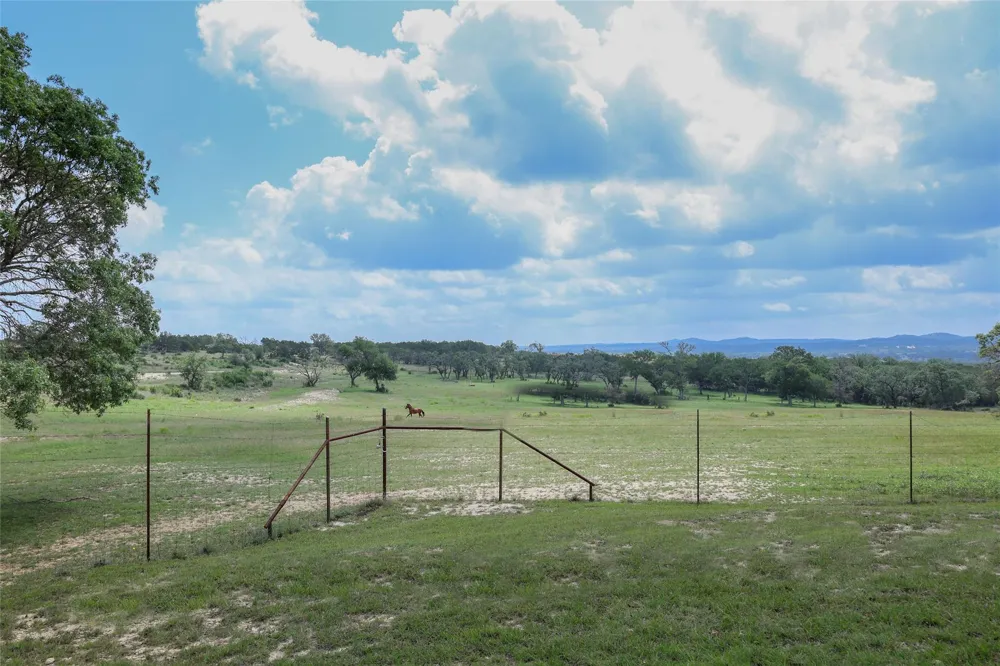 369 Sakewitz Comfort, TX 78013