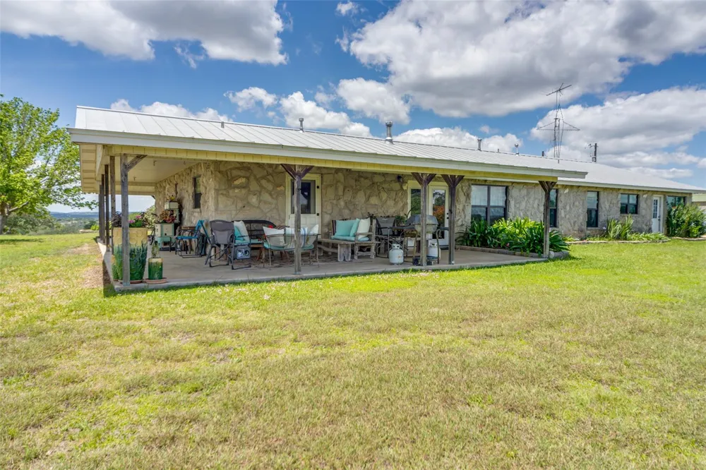 369 Sakewitz Comfort, TX 78013