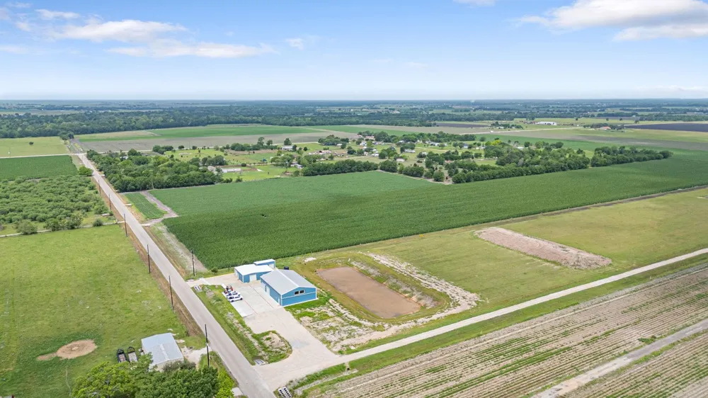 15002 Bj Dusek Road Wallis, TX 77485