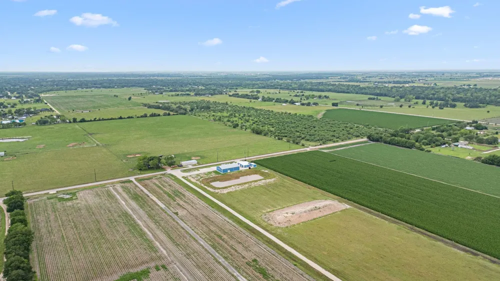 15002 Bj Dusek Road Wallis, TX 77485