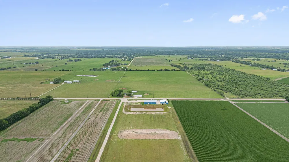 15002 Bj Dusek Road Wallis, TX 77485
