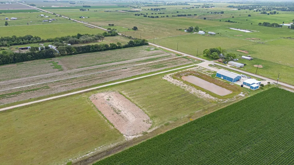 15002 Bj Dusek Road Wallis, TX 77485