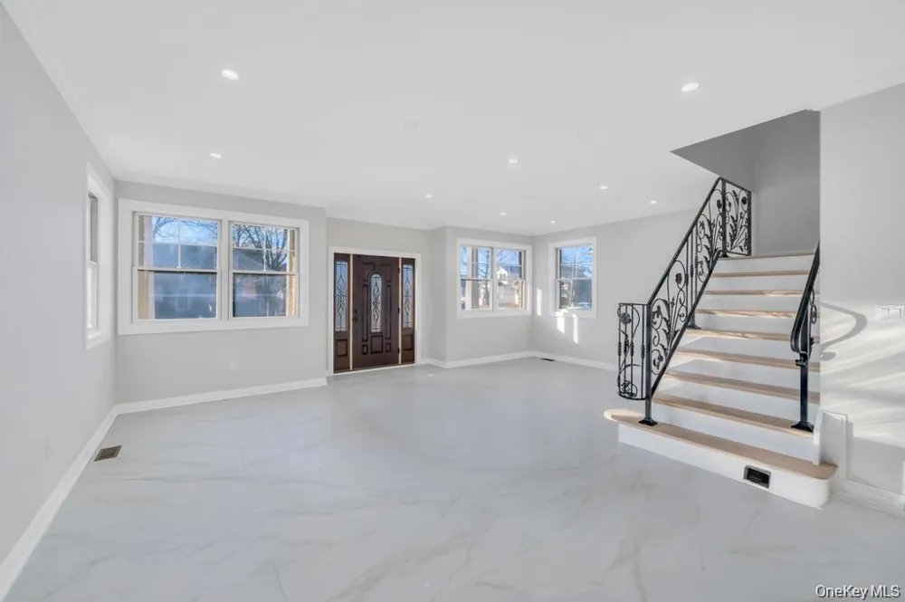 143 Emerson Avenue Floral Park, NY 11001