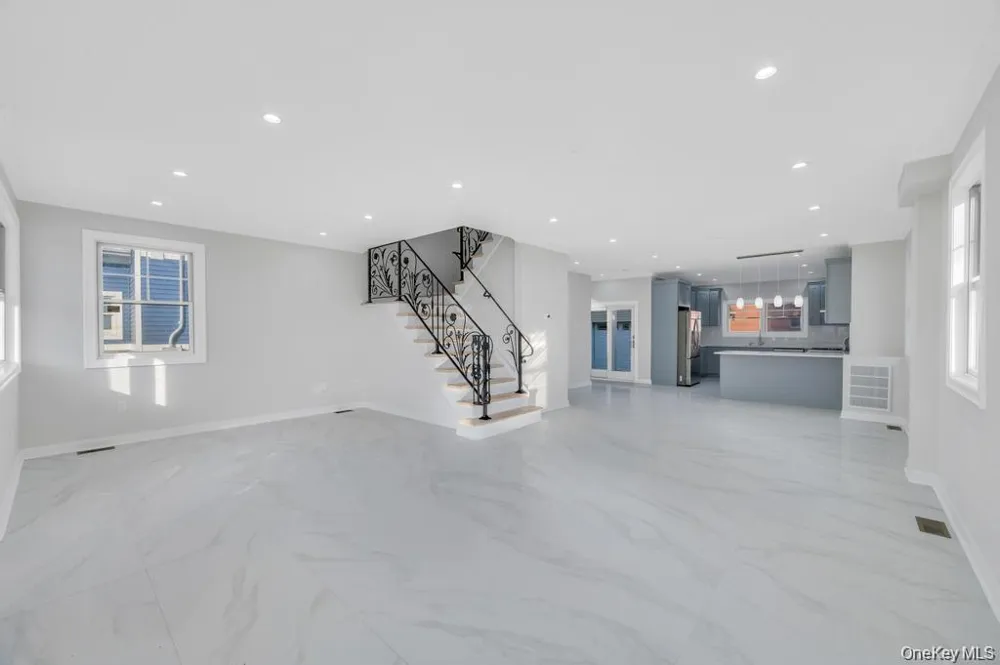 143 Emerson Avenue Floral Park, NY 11001