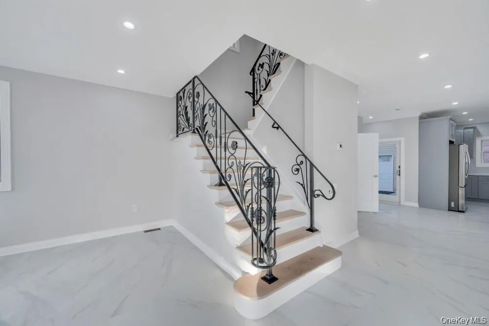 143 Emerson Avenue Floral Park, NY 11001