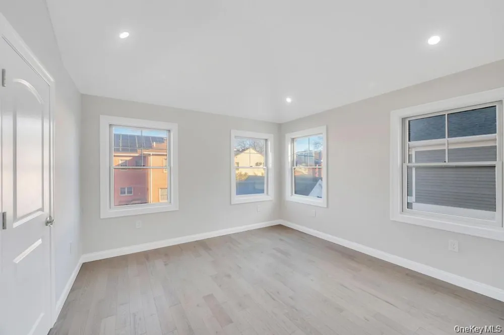 143 Emerson Avenue Floral Park, NY 11001