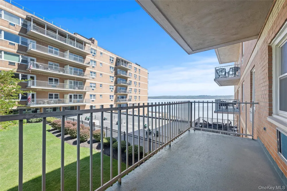 101 Gedney Street #2H Nyack, NY 10960