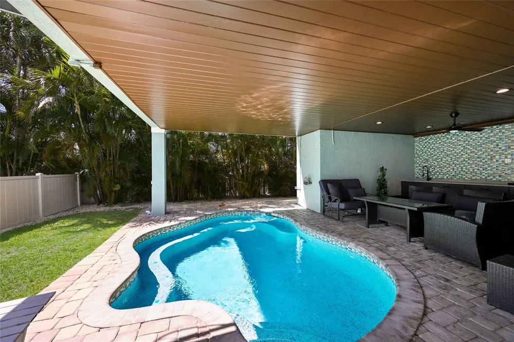 109 6TH STREET #B Bradenton Beach, FL 34217