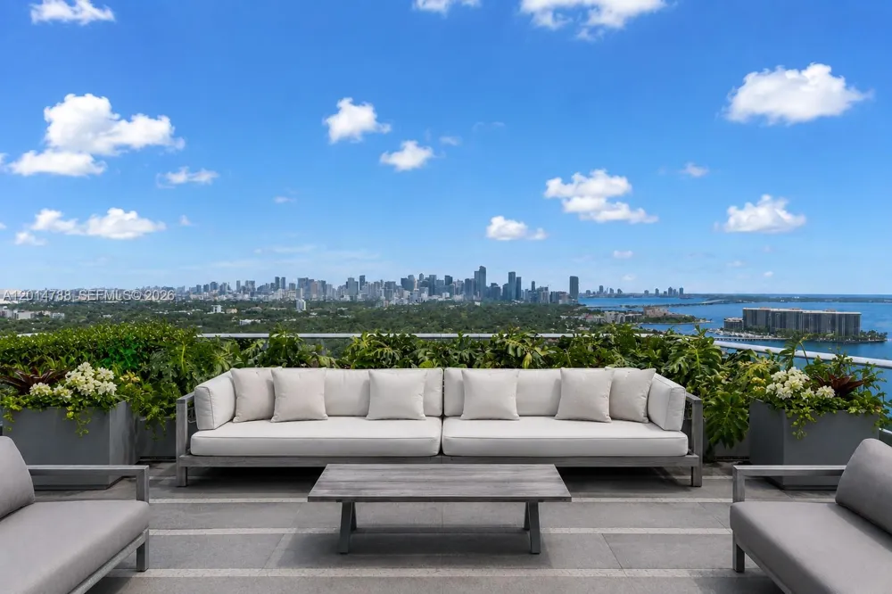 2627 S Bayshore Dr #3201 Miami, FL 33133
