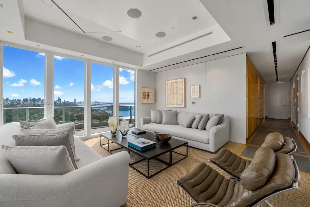 2627 S Bayshore Dr #3201 Miami, FL 33133