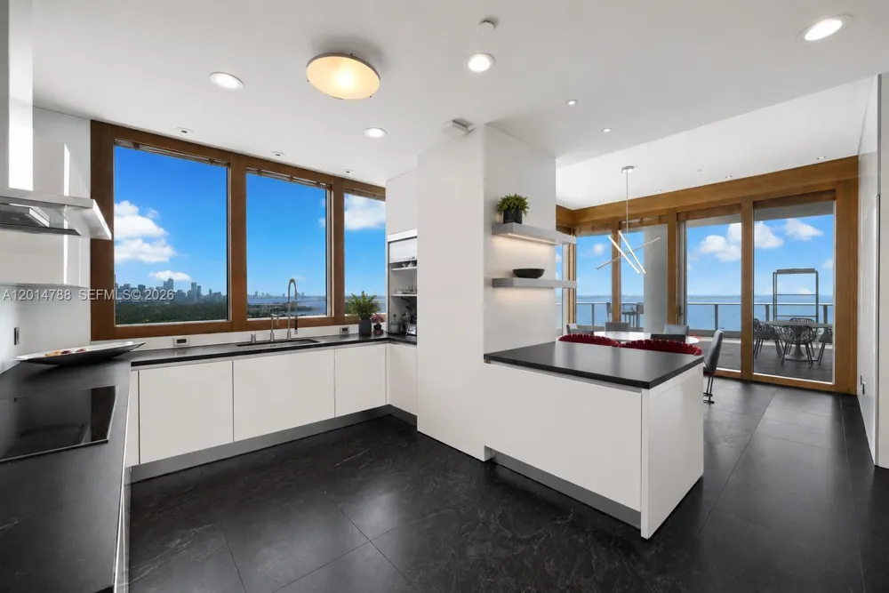 2627 S Bayshore Dr #3201 Miami, FL 33133