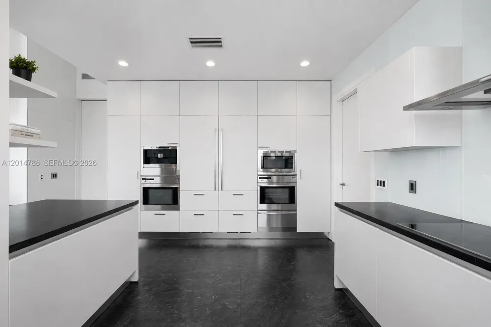 2627 S Bayshore Dr #3201 Miami, FL 33133