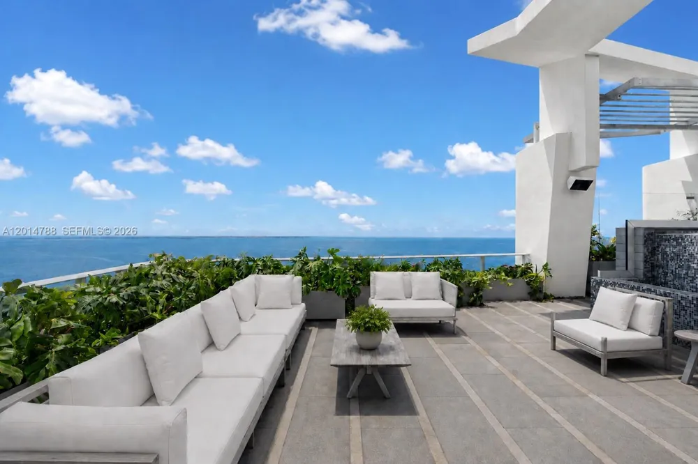 2627 S Bayshore Dr #3201 Miami, FL 33133