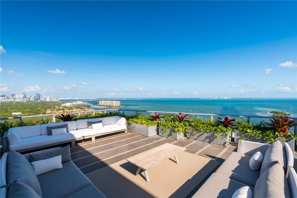 2627 S Bayshore Dr #3201 Miami, FL 33133