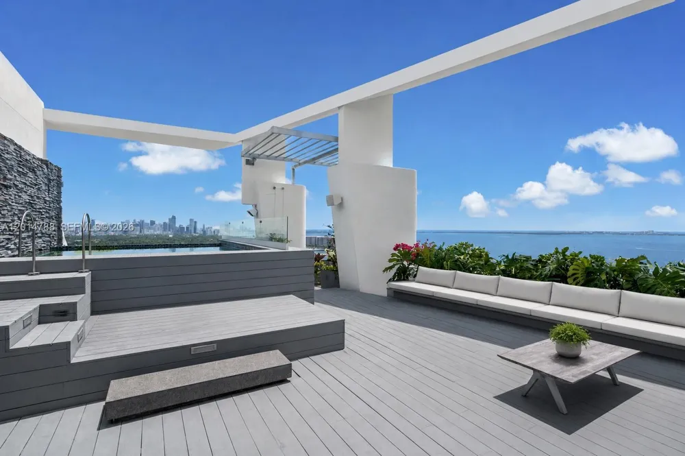 2627 S Bayshore Dr #3201 Miami, FL 33133