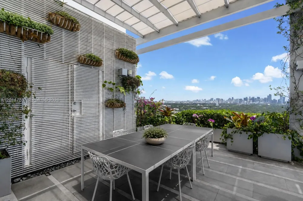 2627 S Bayshore Dr #3201 Miami, FL 33133