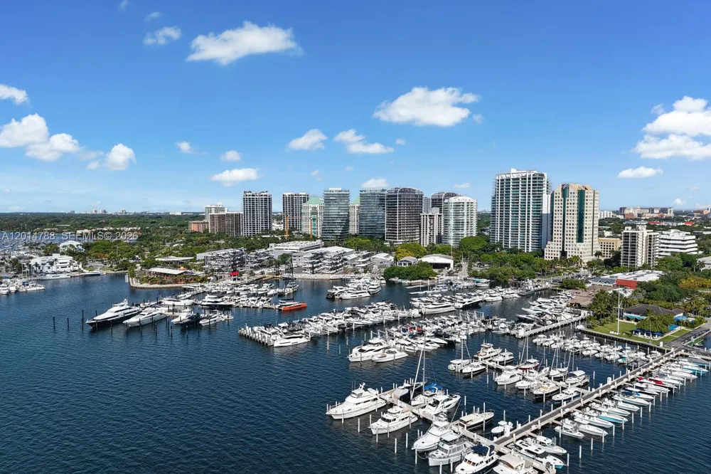 2627 S Bayshore Dr #3201 Miami, FL 33133