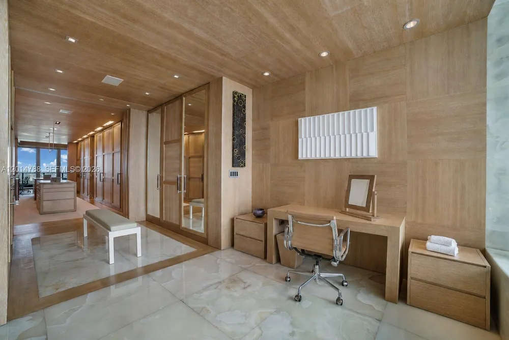 2627 S Bayshore Dr #3201 Miami, FL 33133