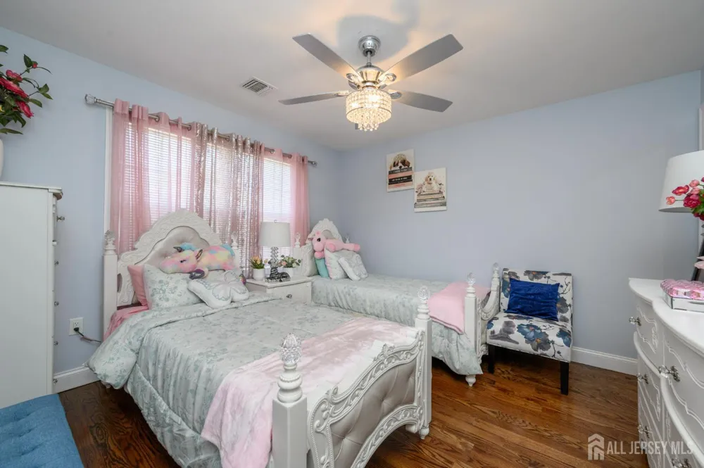 1019 Bishop Evans Way Linden, NJ 07036
