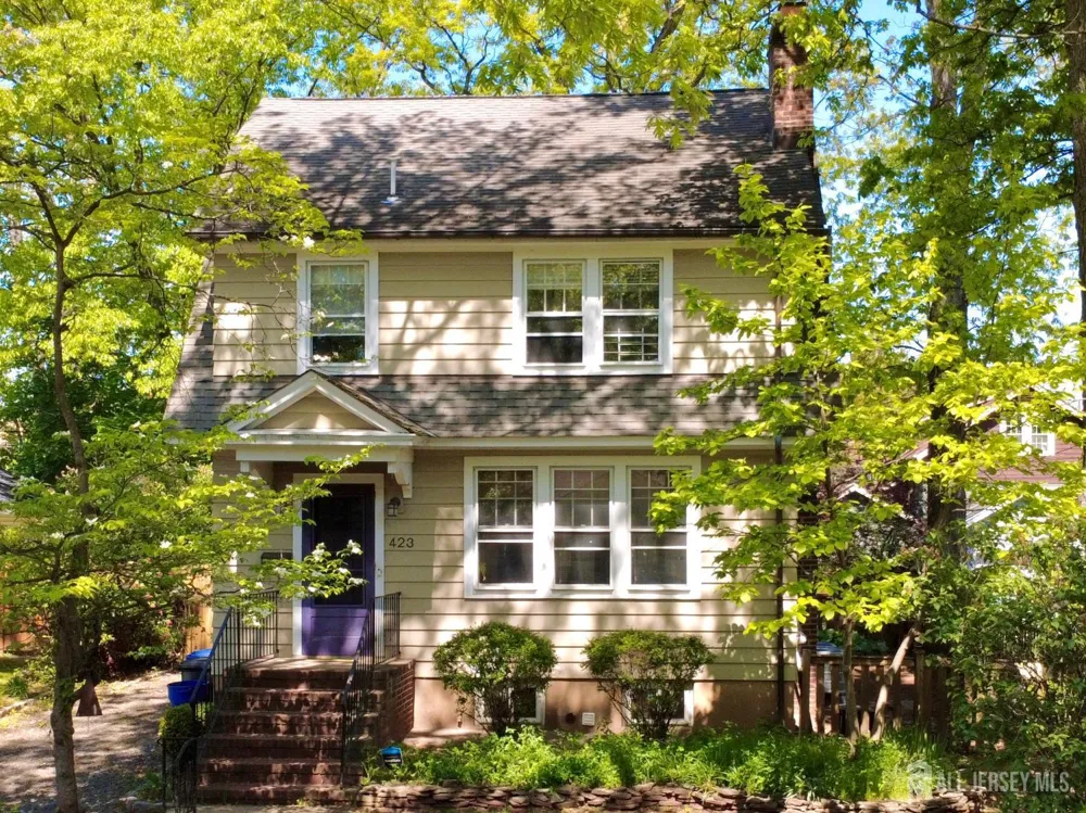 423 Harrison Avenue