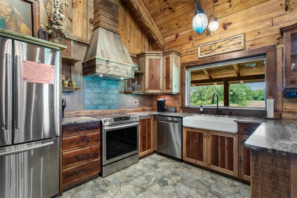 20108 County Road 452 Mineola, TX 75773