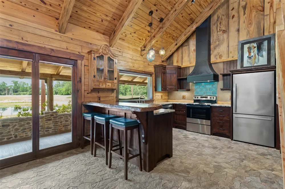20108 County Road 452 Mineola, TX 75773