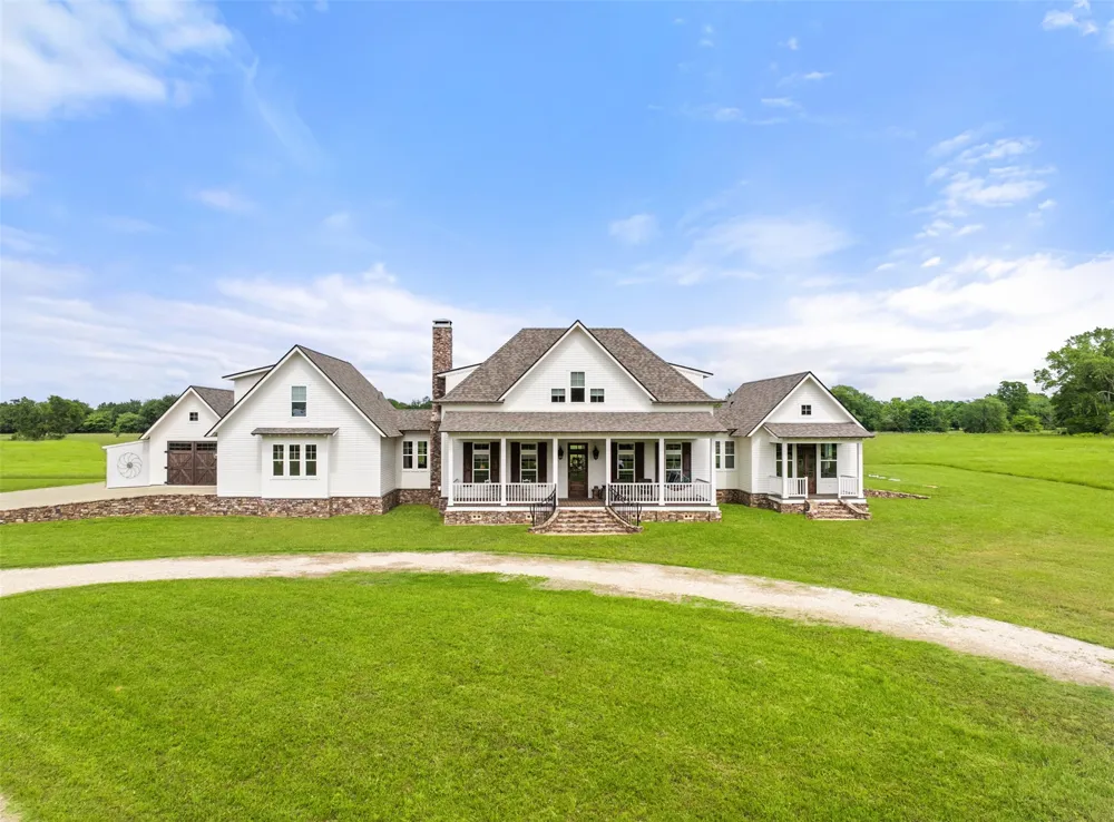 20108 County Road 452 Mineola, TX 75773
