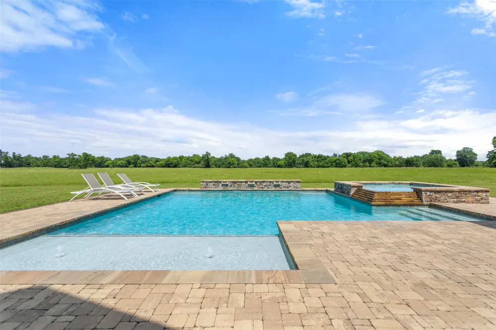 20108 County Road 452 Mineola, TX 75773