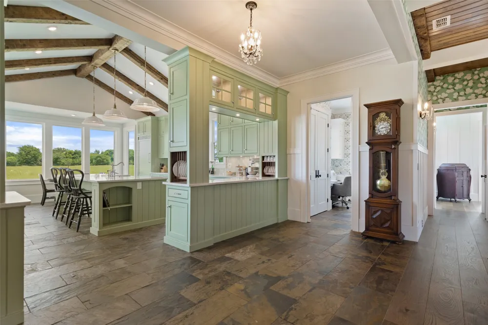 20108 County Road 452 Mineola, TX 75773