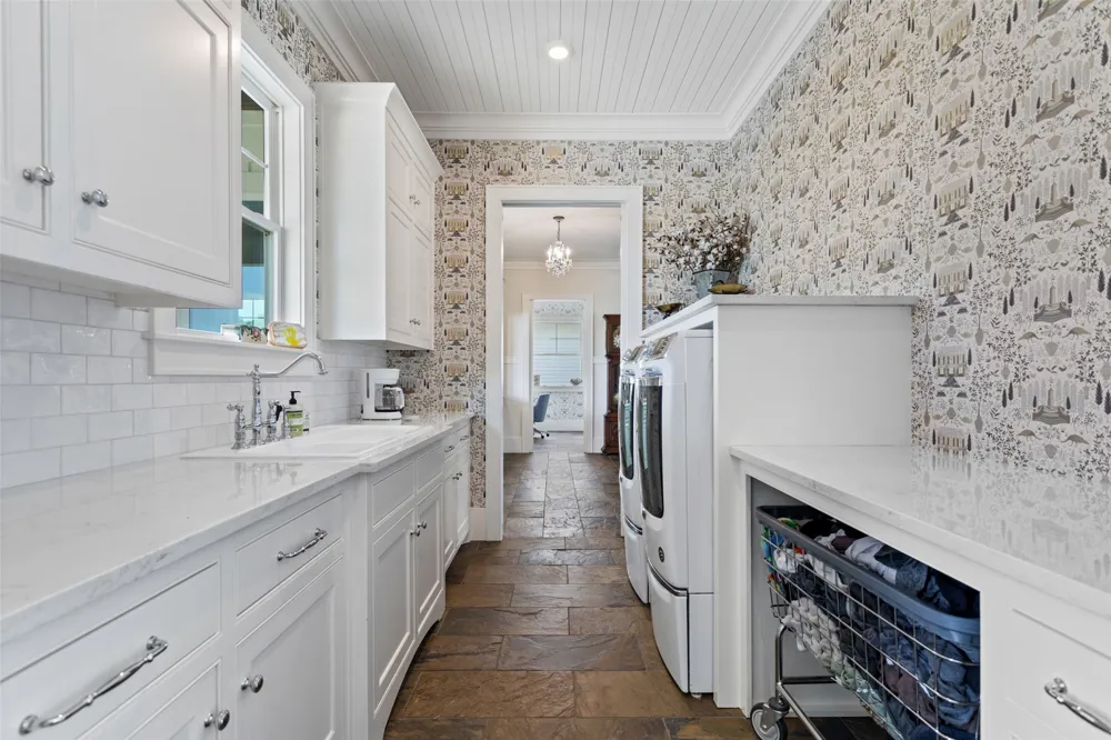 20108 County Road 452 Mineola, TX 75773